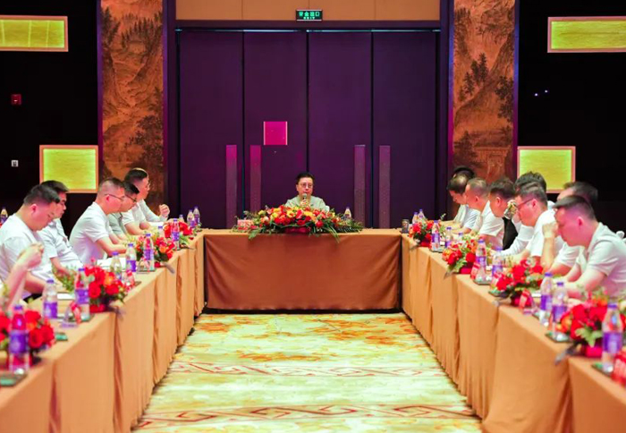 开新局·攀岑岭 | yp街机科技集团2024年度海内营销年中聚会圆满举行！